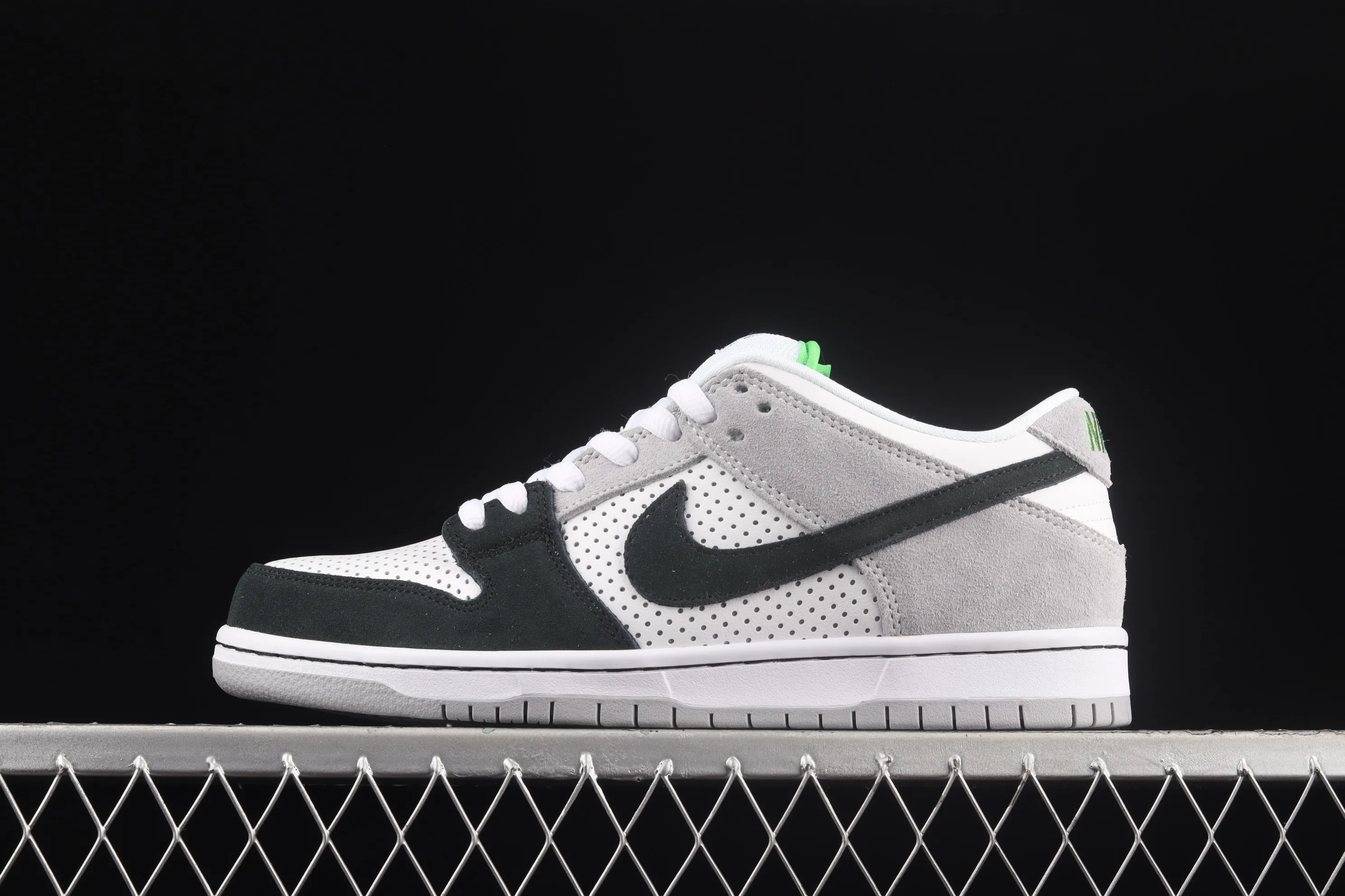 All categories Nk SB Dunk series Nk SB Dunk Low low-top sneakers Nk SB Dunk Low Pro SB smashed backboard fashion casual sneakers BQ6817-011
